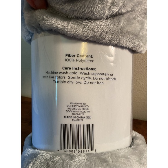 New Comfort Bay Embossed Throw 50"x 60" Design Gray - Picture 3 of 4